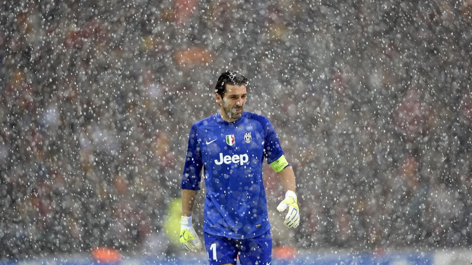 okooo-虚拟绿茵烽火燃，实况足球上演上海海港对决日本队特别赛事